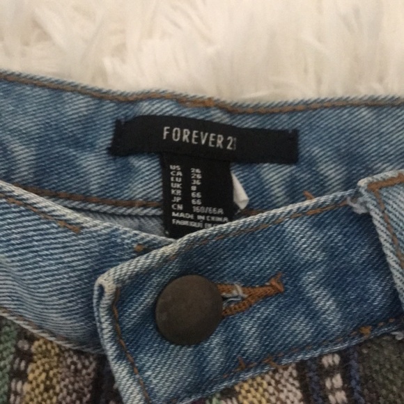 Forever 21 embroidered denim shorts - Picture 2 of 3